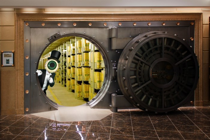 File:Newsmachine-InsideVault.jpg