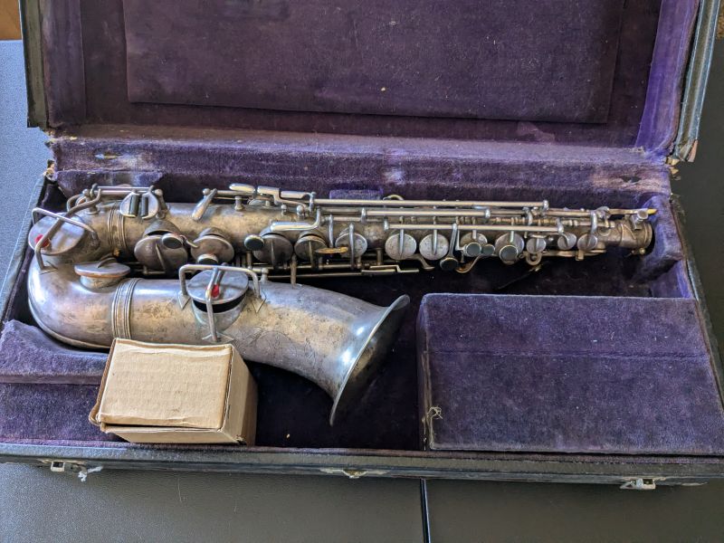 File:N senada sax 01.jpg